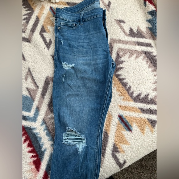 ❌SOLD❌ Old Navy Size 16 Super Skinny Rockstar Jeans - Picture 2 of 6